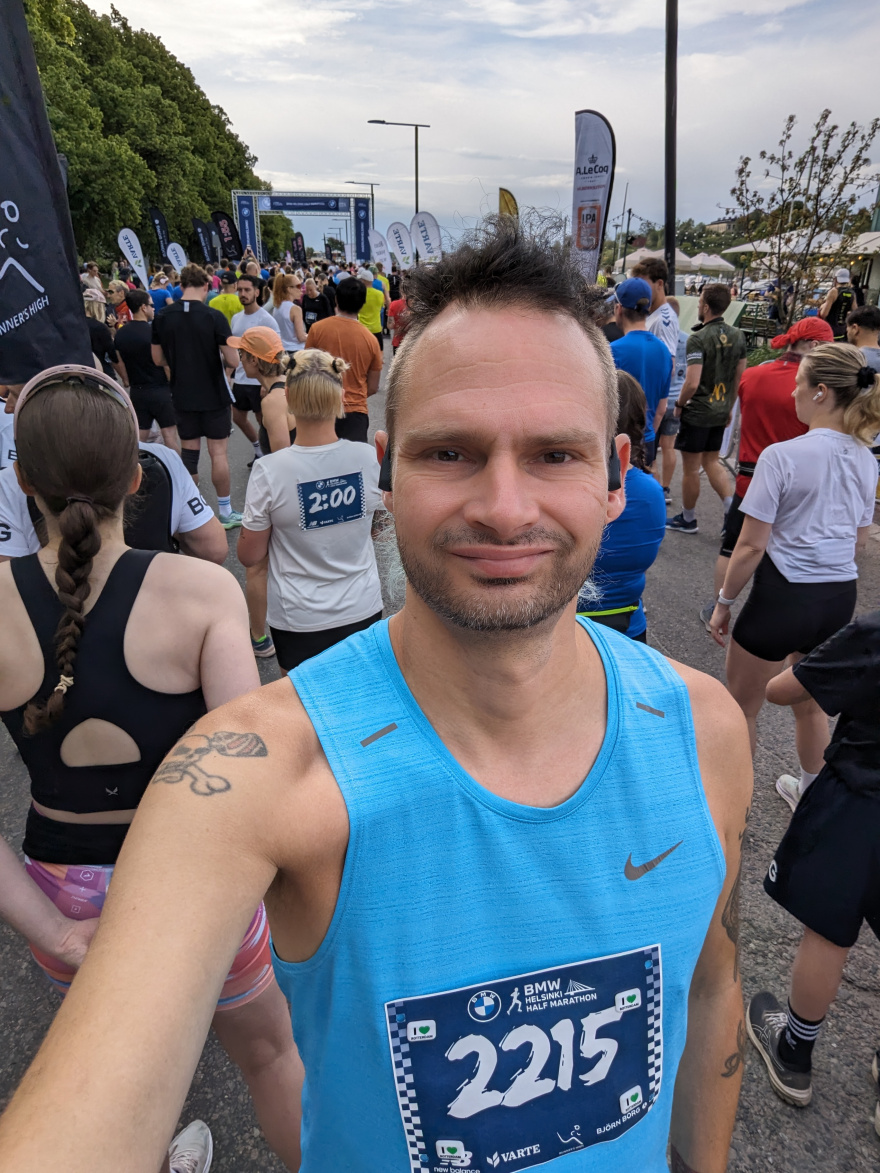 Selfie of Rob Kaper at Helsinki Half Marathon 2024