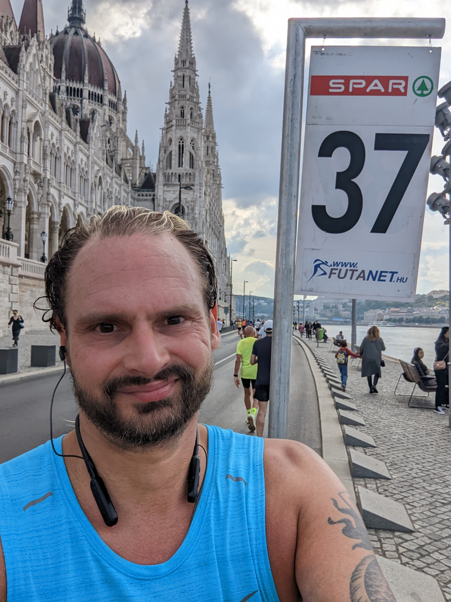 Selfie of Rob Kaper at Budapest Maraton 2022