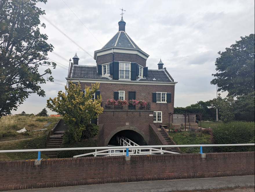 Training (Long Run) from Rotterdam to Delft scenery
