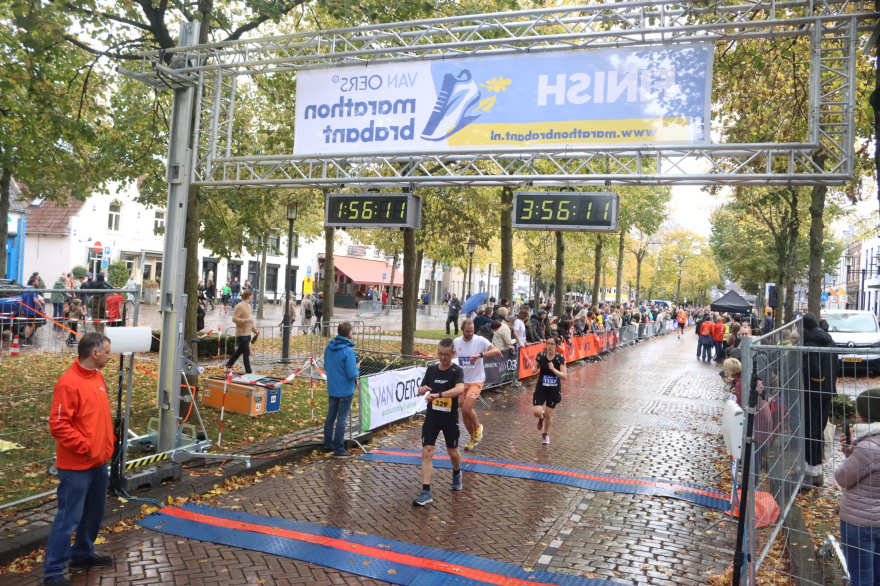 Rob Kaper running Halve Marathon Brabant 2023