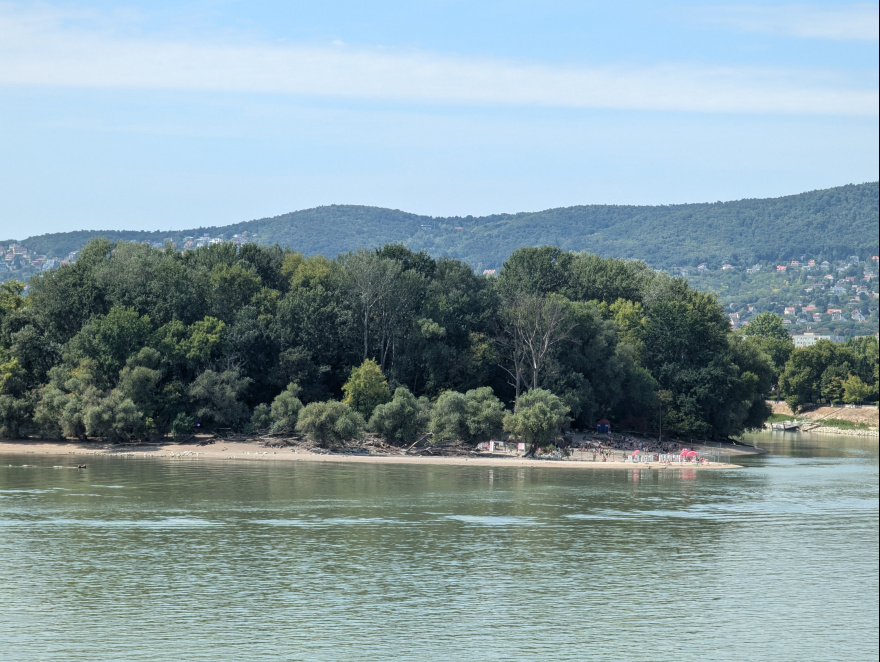 Training (Easy Run) in Budapest scenery