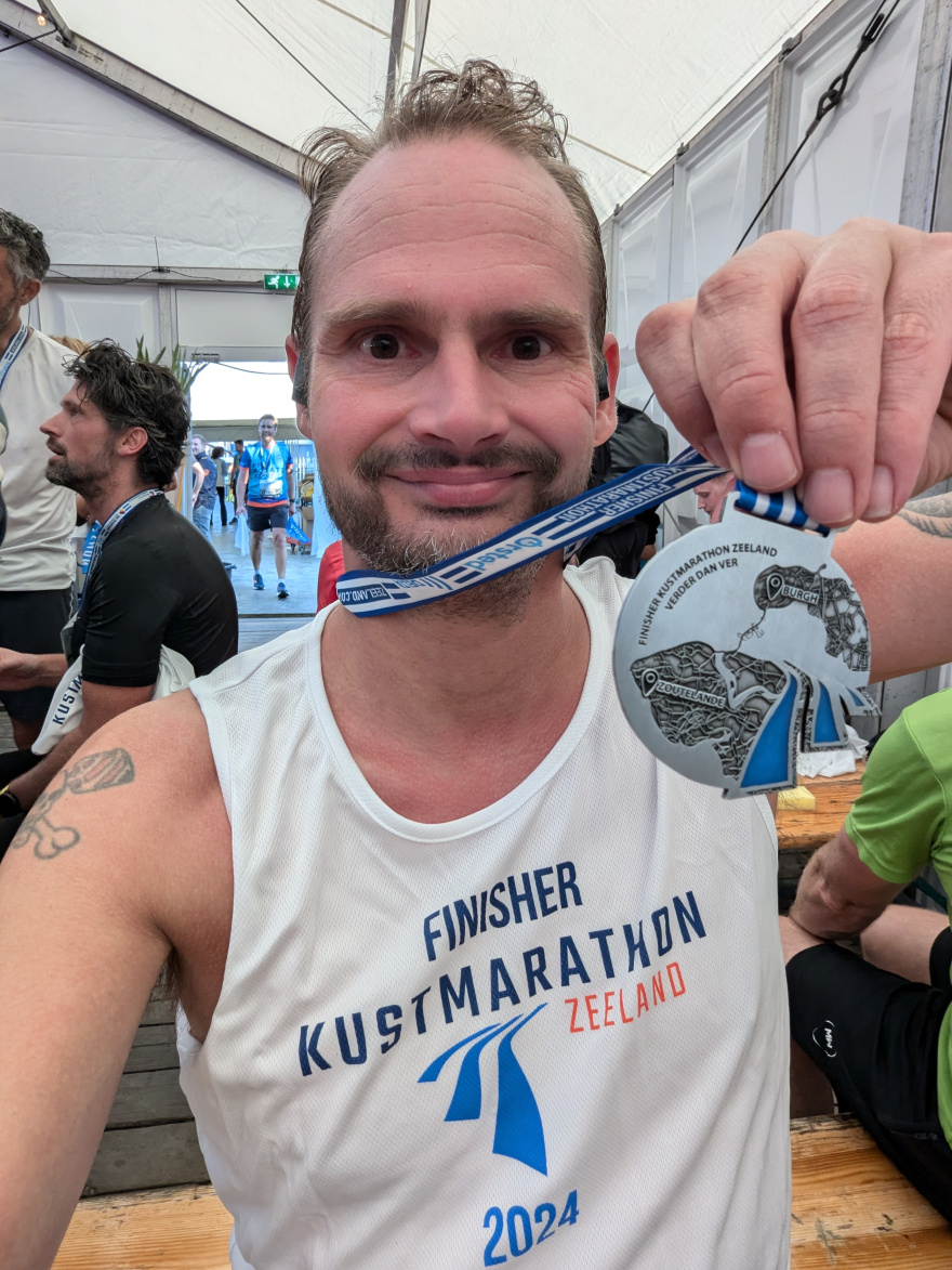 Selfie of Rob Kaper at Kustmarathon Zeeland 2024