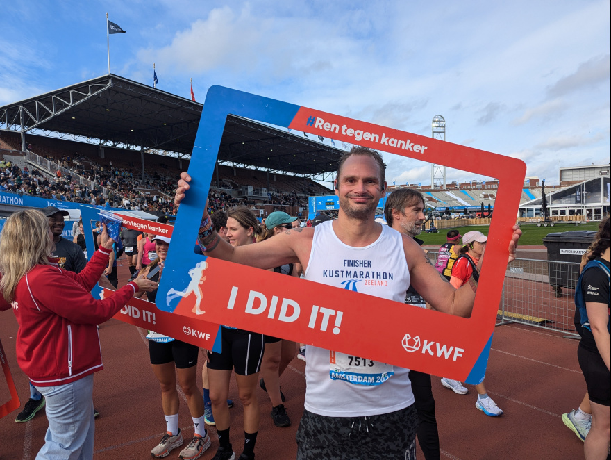 Selfie of Rob Kaper at Amsterdam Marathon 2024