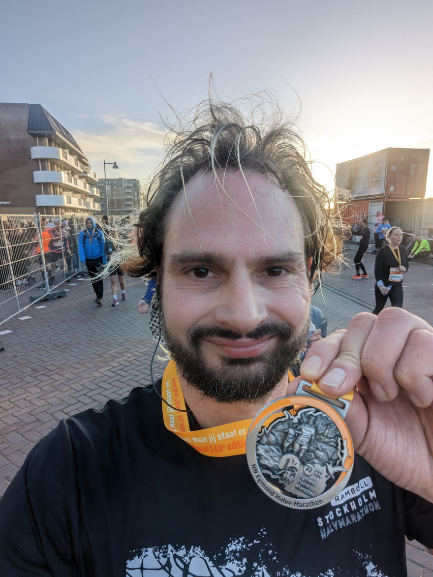 Selfie of Rob Kaper at Egmond Halve Marathon 2023