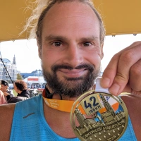 Selfie of Rob Kaper at Antwerp Marathon 2023