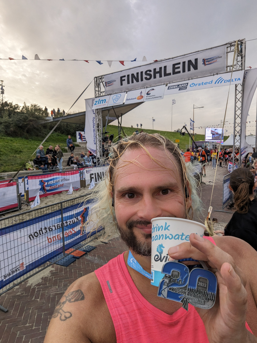 Selfie of Rob Kaper at Kustmarathon Zeeland 2023