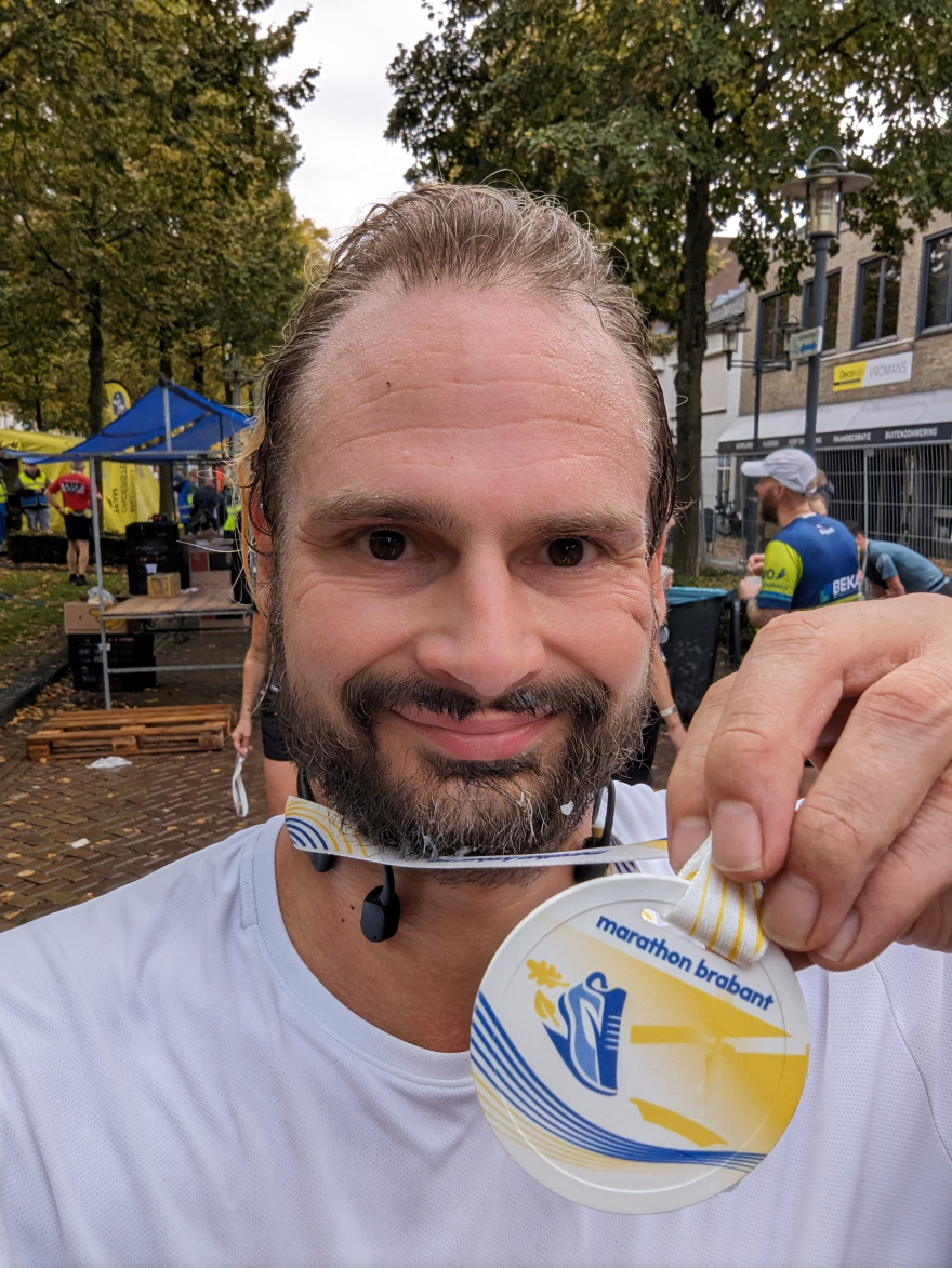 Selfie of Rob Kaper at Halve Marathon Brabant 2023