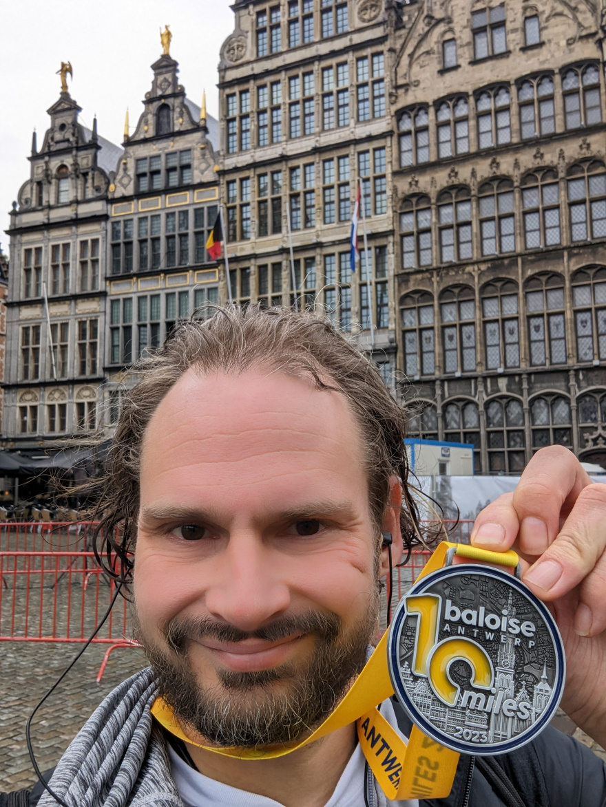 Selfie of Rob Kaper at Antwerp 10 Miles 2023