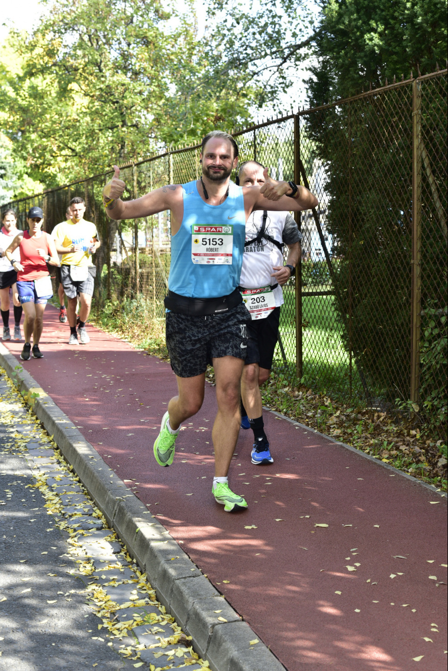 Rob Kaper running Budapest Maraton 2022