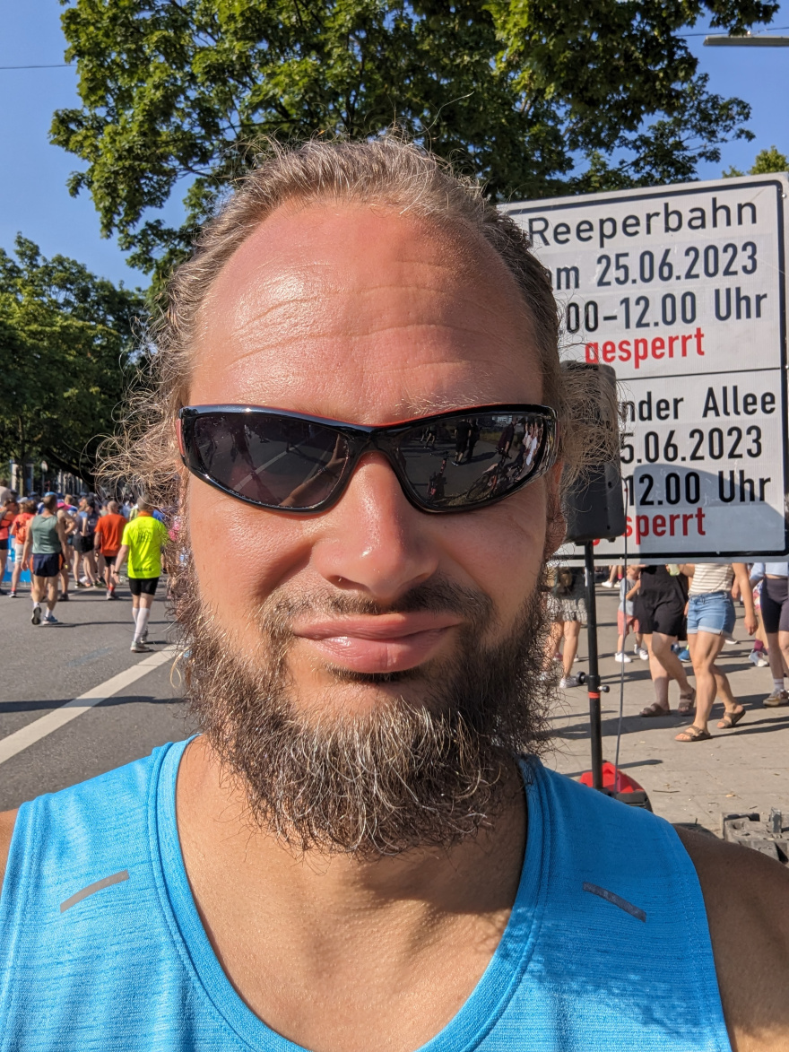 Selfie of Rob Kaper at Hamburg Halbmarathon 2023