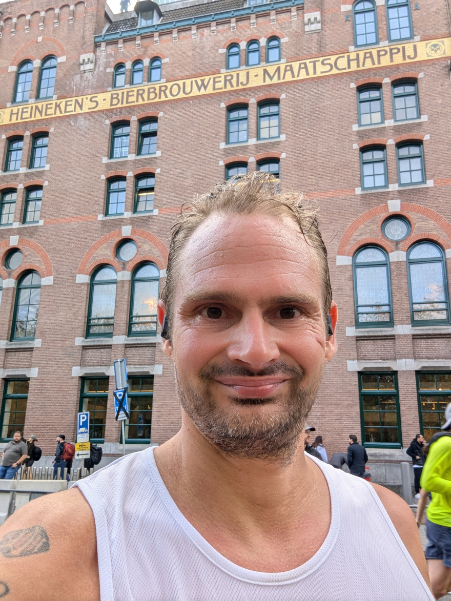 Selfie of Rob Kaper at Amsterdam Marathon 2024