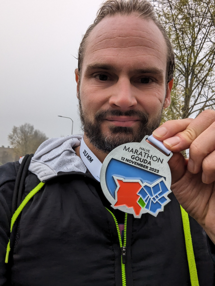 Selfie of Rob Kaper at Halve Marathon Gouda 2023