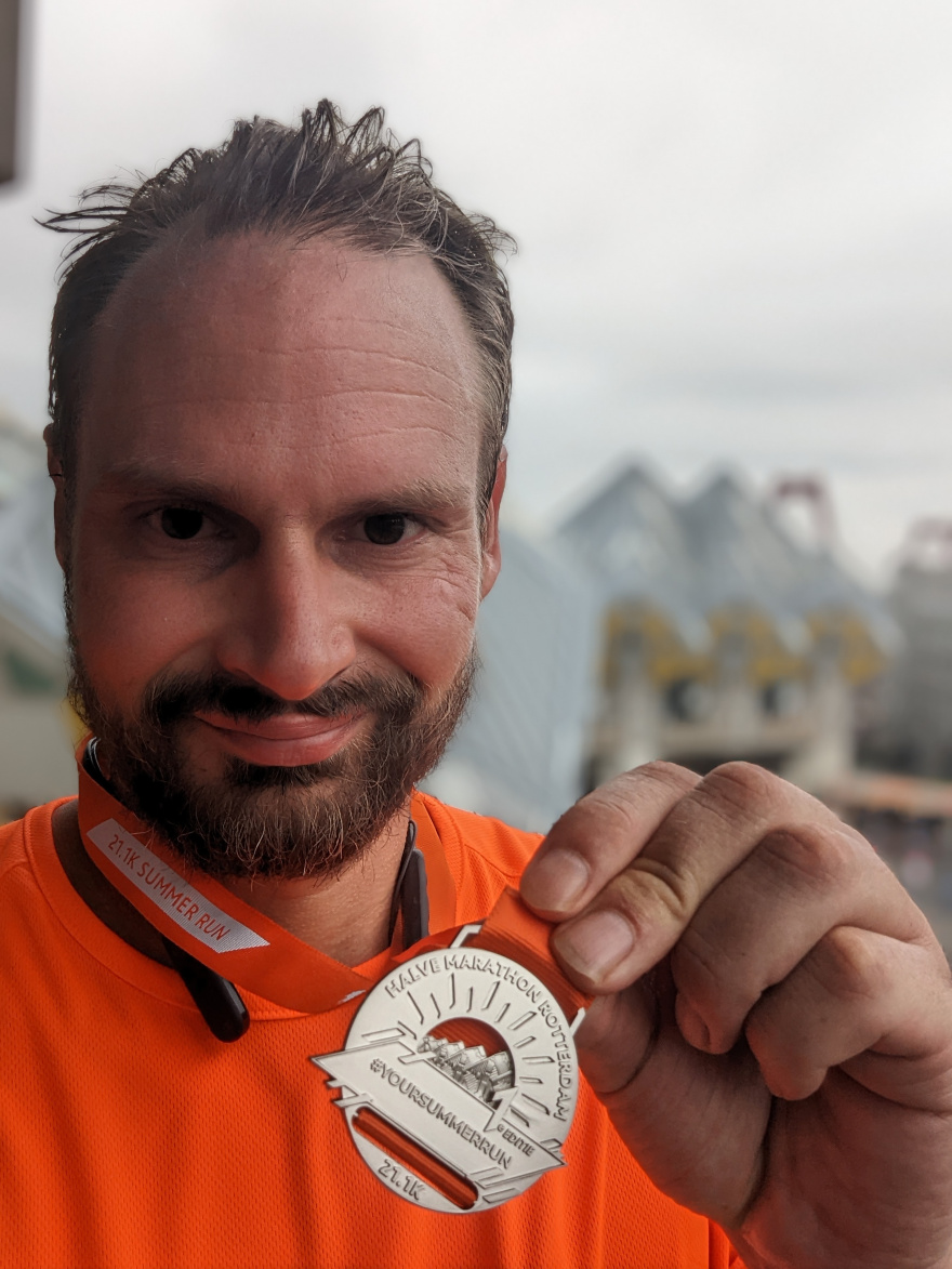 Selfie of Rob Kaper at Halve Marathon Rotterdam 2022