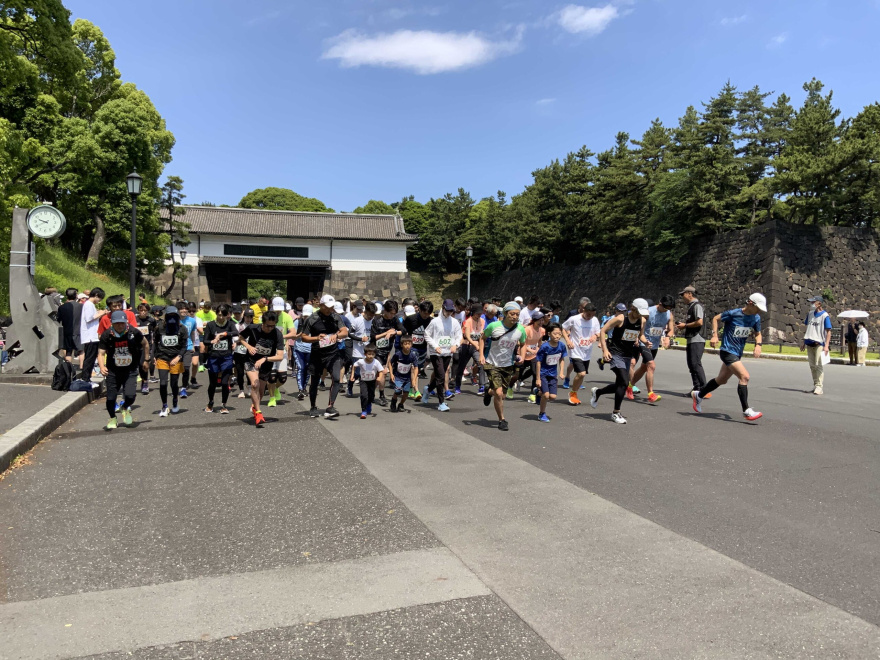 Rob Kaper running Imperial Palace Marathon 2024