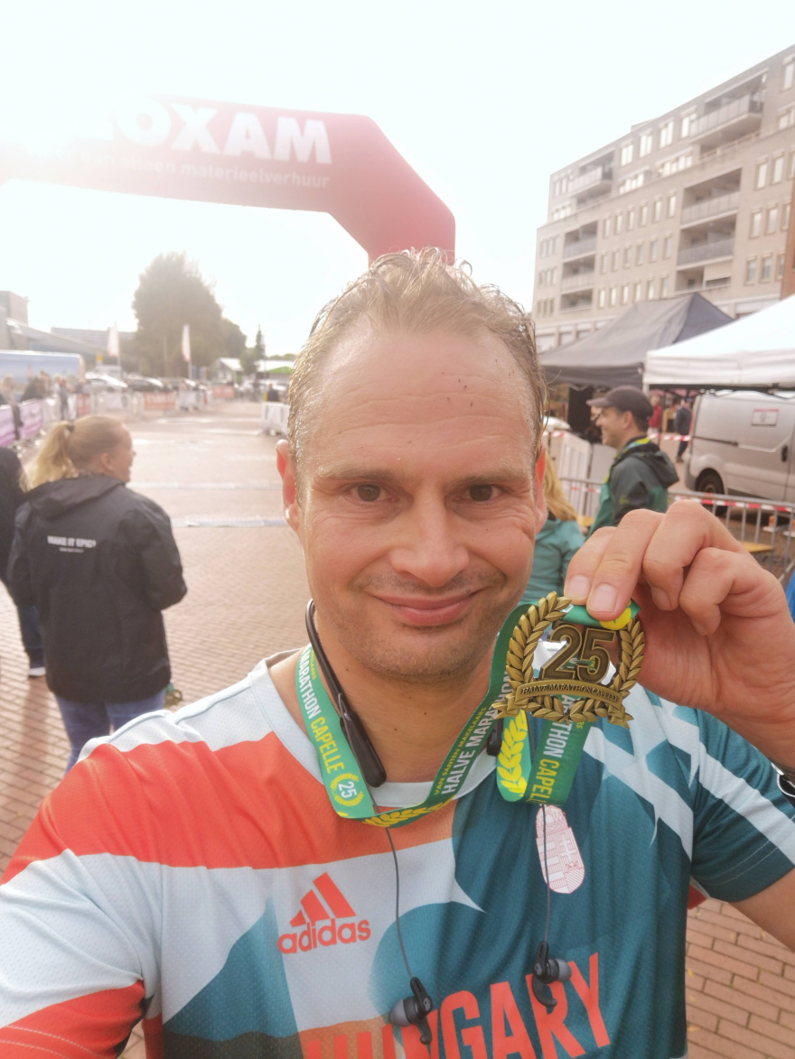 Selfie of Rob Kaper at Halve Marathon Capelle 2021