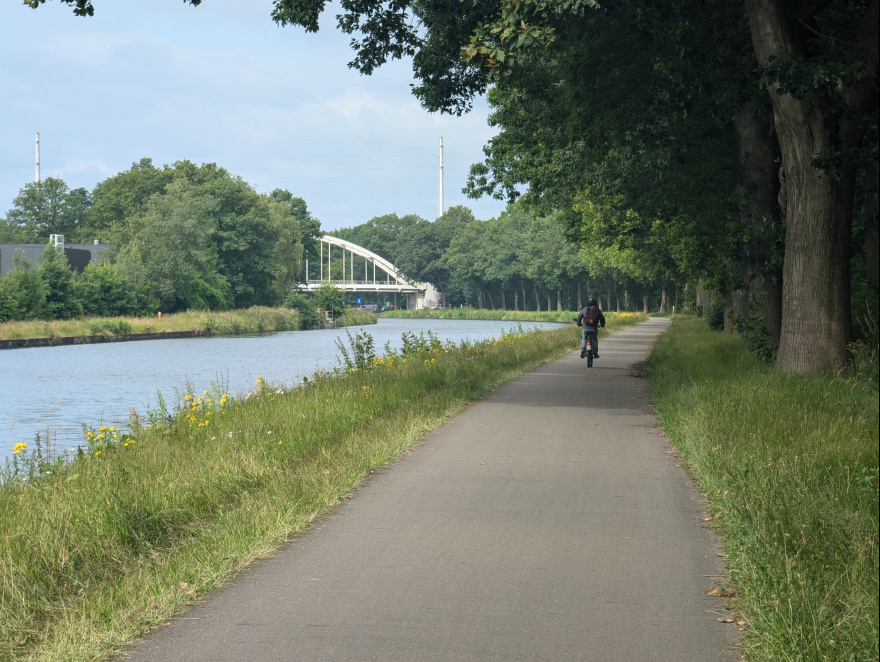 Training (Easy Run) in Dessel scenery