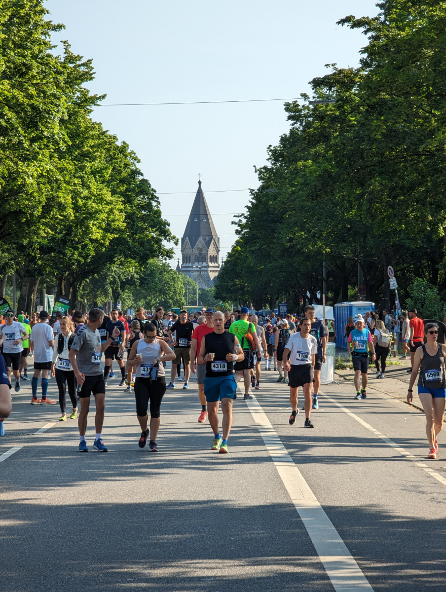 Hamburg Halbmarathon 2023 event impression