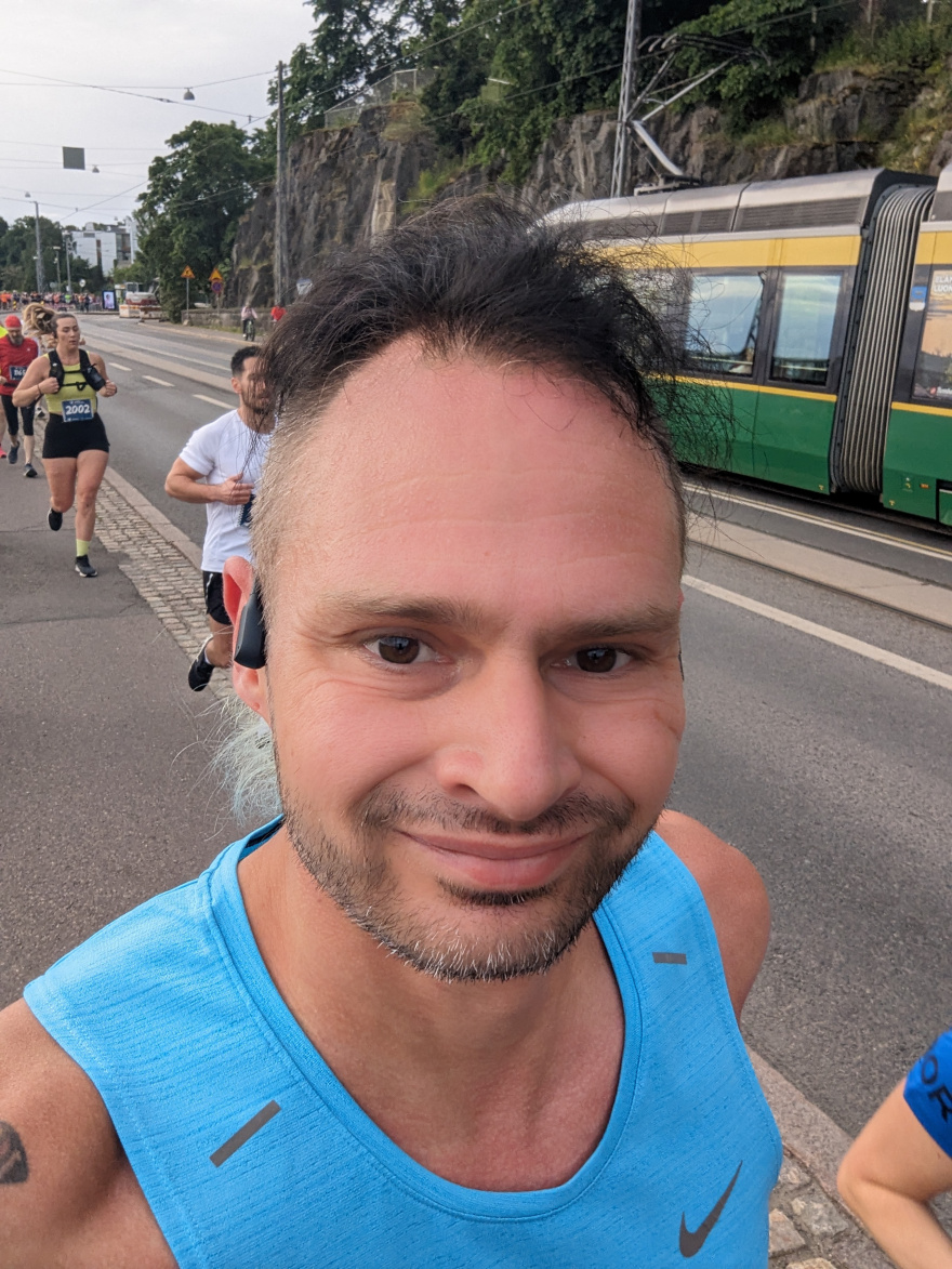 Selfie of Rob Kaper at Helsinki Half Marathon 2024